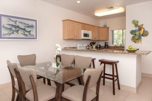 Una cocina o cocineta en Crystal Kai Condo