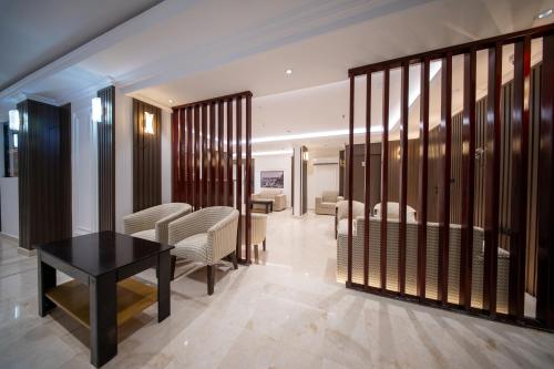 Ruang duduk di Afaq Sila Hotel
