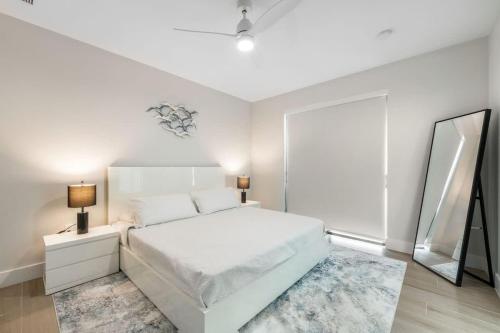 Postel nebo postele na pokoji v ubytování Silver Reef 4 Oceanfront Condo