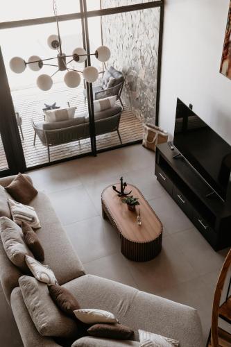 Χώρος καθιστικού στο Playa Laska - Beachfront Luxury Villa & Pool