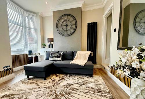 Un lugar para sentarse en Stylish 2BR - Sleeps 6 - Central Stourbridge Gem