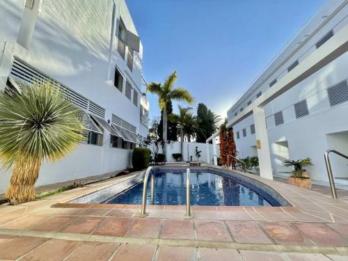 Carabeo Apartment - Prime location & Pool - LUAL