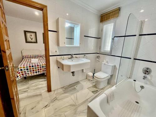 Carabeo Apartment - Prime location & Pool - LUAL
