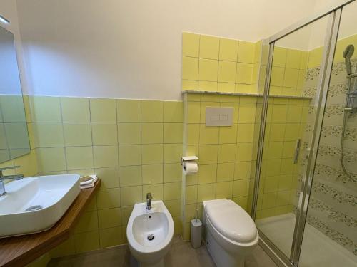 Koupelna v ubytování Calì room