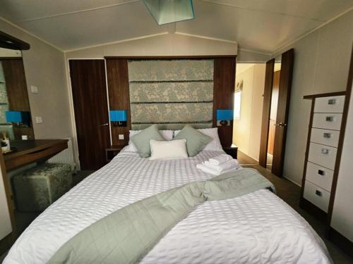 Katil atau katil-katil dalam bilik di No 22 at silversands holiday home