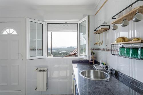 Η κουζίνα ή μικρή κουζίνα στο Bahía Verde