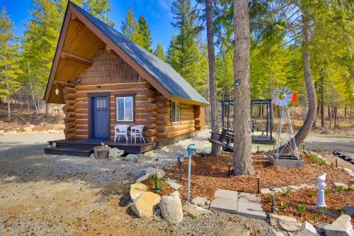 Peaceful Kootenai Cabin - Unplug in the Mtns!にある庭