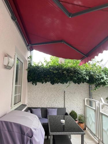 Un balcón o terraza en Moderne Ferienwohnung in Mödling bei Wien