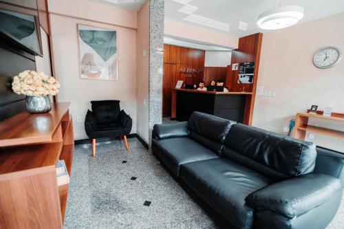 Ruang duduk di Hotel Albinos