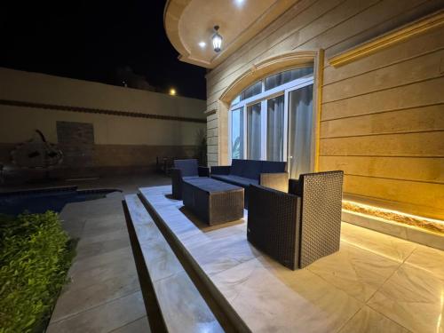 Galeriebild der Unterkunft فيلا فندقيه مع حمام سباحه وحديقه 0306-888-0106 in Kairo