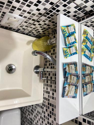Ένα μπάνιο στο Kitnet com quarto amplo e cozinha Santarém- Pará