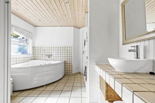 Koupelna v ubytování 15506-Farevejle-Svellebakken-58