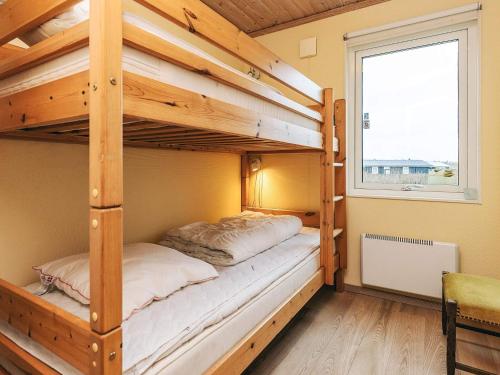 Katil atau katil-katil dalam bilik di 8 person holiday home in Vestervig-By Traum