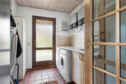 Dapur atau dapur kecil di 14243-Nykobing-Sj-Bosserup-Strand-1