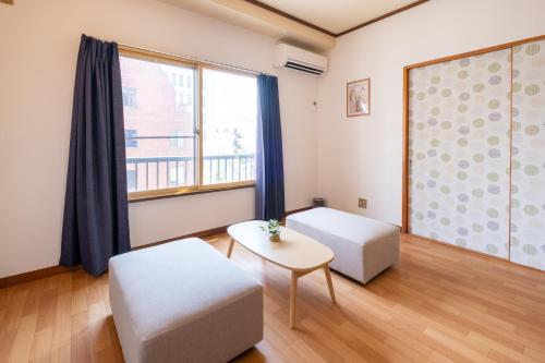 Katil atau katil-katil dalam bilik di 5 min walk from Matsumoto station Sky View Apartments Spacious 4BDR