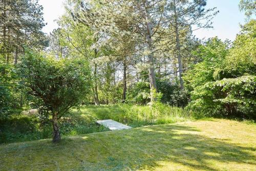Taman di luar 13405-1-Hojby-Avaenget-1