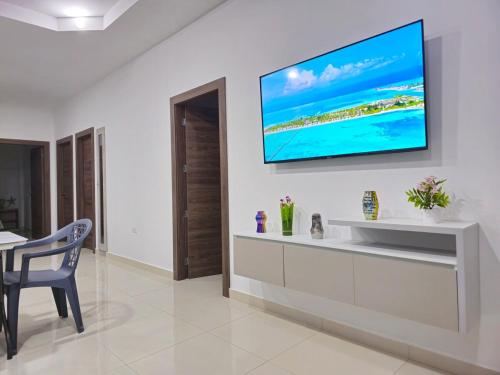 Gallery image of CASA "Bali" en SALINAS con piscina in Salinas