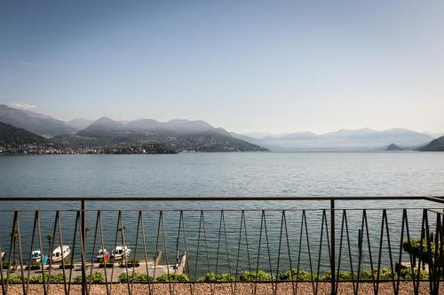 a view of a lake with mountains in the background at Hotel Milan Speranza Au Lac in Stresa