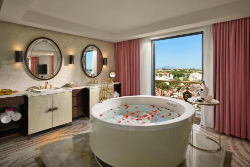 Imagen de la galería de Hotel Royal Hoi An - Gallery, en Hoi An