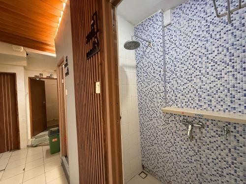 Ένα μπάνιο στο Buton Backpacker Lodge