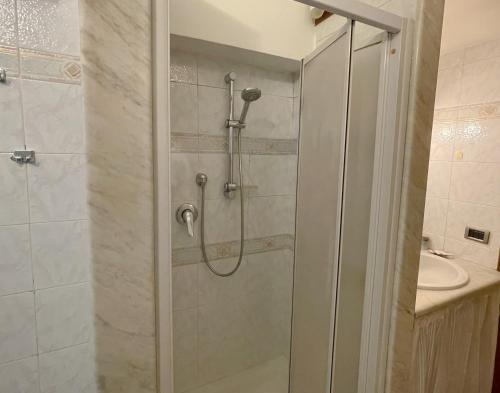 MARIA TERESA Apartment II - Refined Living with Excellent City Links - Via Alessandria - QUARTIERE TRIESTE