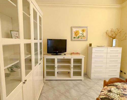 MARIA TERESA Apartment II - Refined Living with Excellent City Links - Via Alessandria - QUARTIERE TRIESTE