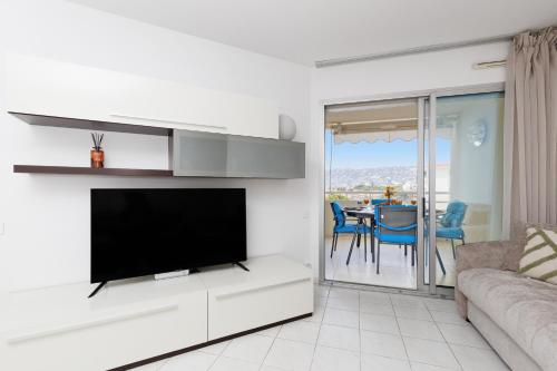 Grand 2 Pièces Climatisé dans Residence de Standing avec Vue Piscine au Bord de la Mer