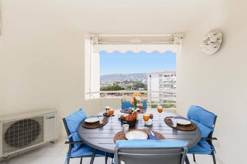 Grand 2 Pièces Climatisé dans Residence de Standing avec Vue Piscine au Bord de la Mer