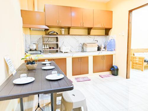 Η κουζίνα ή μικρή κουζίνα στο Panari Guest House