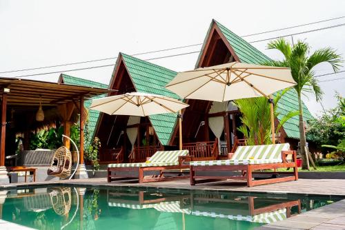 Kolam renang di atau dekat dengan Cascadia Rad Villa