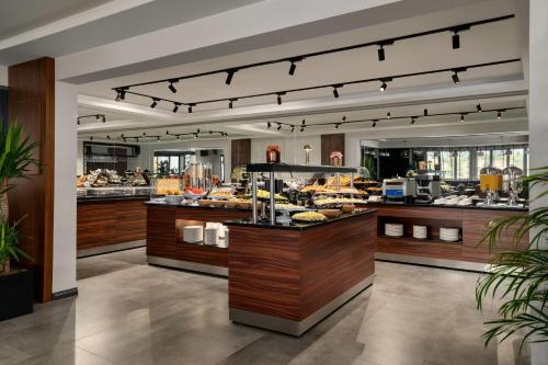 Mad på hotellet eller i nærheden