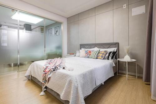 Katil atau katil-katil dalam bilik di Highvill Modern View