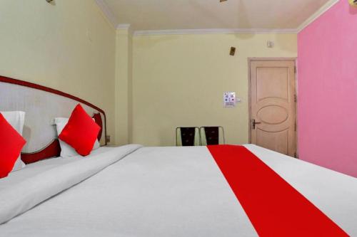 Postel nebo postele na pokoji v ubytování Krivash Stay