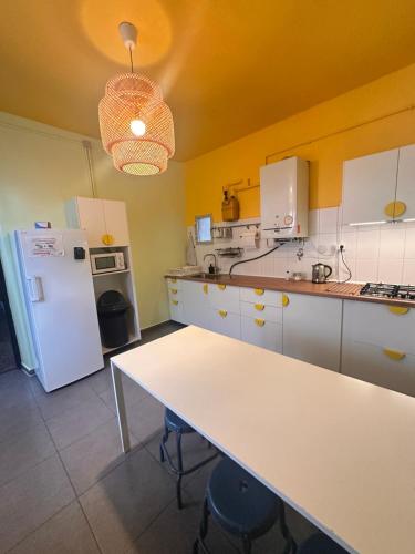 Kuchyň nebo kuchyňský kout v ubytování Barbieri Sol Hostel