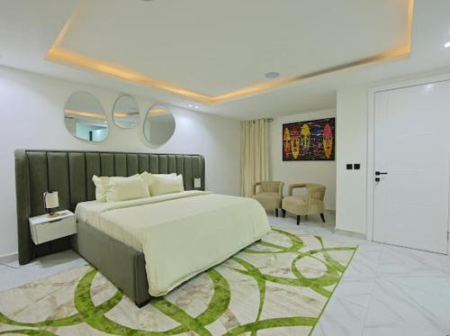 Postel nebo postele na pokoji v ubytování Acorn-Luxury 3bedroom Apartment with Lakeview