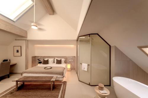 Katil atau katil-katil dalam bilik di Wan'an Tinglan Wild Luxury Resort Hotel
