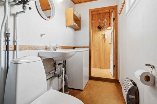 Η κουζίνα ή μικρή κουζίνα στο Classic Summer Cottage By A Fantastic Beach