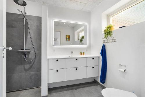 Ένα μπάνιο στο 725-Thyboron-Vesterhavsgade-111