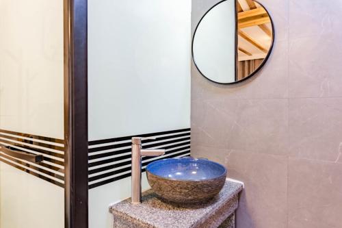 WangcunにあるFloral Hotel Furong Town Qichi Innのギャラリーの写真