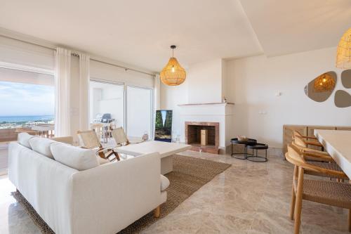 Santa Clara Golf Duplex by AORA STAY
