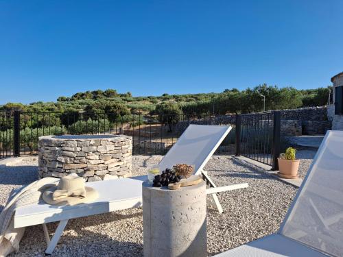 Φωτογραφία από το άλμπουμ του For a couple - beautiful sea view σε Postira