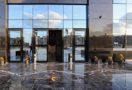 Το κτήριο όπου στεγάζεται  το ξενοδοχείο διαμερισμάτων