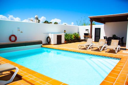 Villa Conil with heated pool and air conditioning