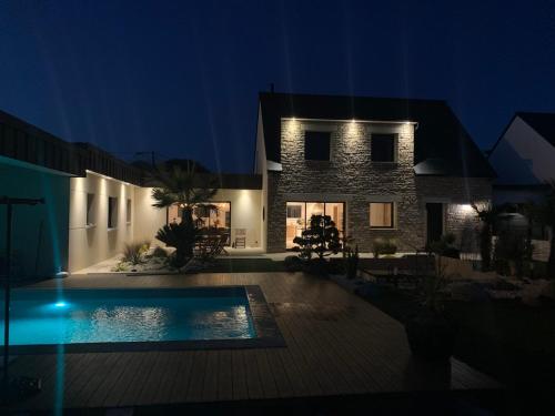 VILLA de Standing, 10 personnes, Piscine, Spa à 200m des plages