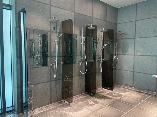 Ένα μπάνιο στο Luxury accommodation with Gwangalli Ocean View, gym & sauna, and free parking
