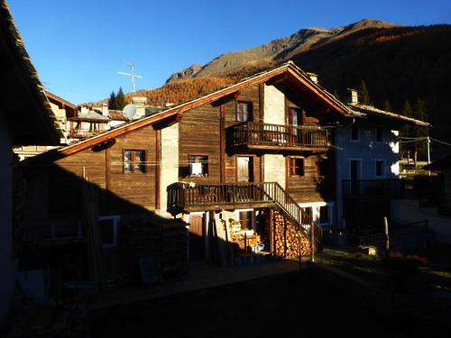 Nespecifikovaný výhled na hory nebo výhled na hory při pohledu z hotelu