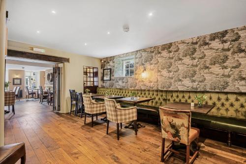 Χώρος καθιστικού στο The Golden Pheasant Inn