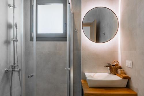 Ένα μπάνιο στο Petra Suites Tolo