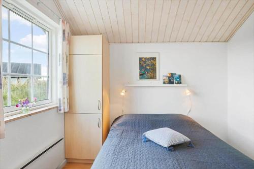 Postel nebo postele na pokoji v ubytování LK324-Lokken-Diget-29