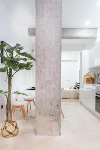 Manya Valencia by Concept Flats